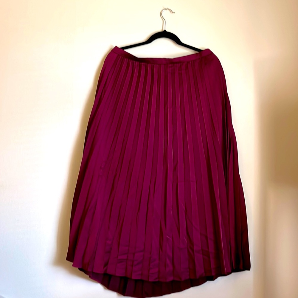 J Crew New unused Women’s Long Skirt Color Burgundy